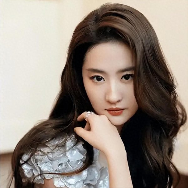 易富配资 再漂亮有什么用？38岁刘亦菲如今的现状，给内娱所有女星提了个醒